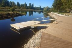 Omedu jõgi. 6x2,4 platvorm + 4x1,2 m käigusild, kinnitus terrassile